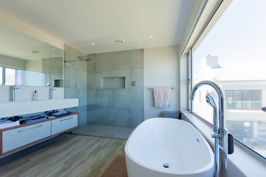 6 Bedroom Property for Sale in Myburgh Park Western Cape